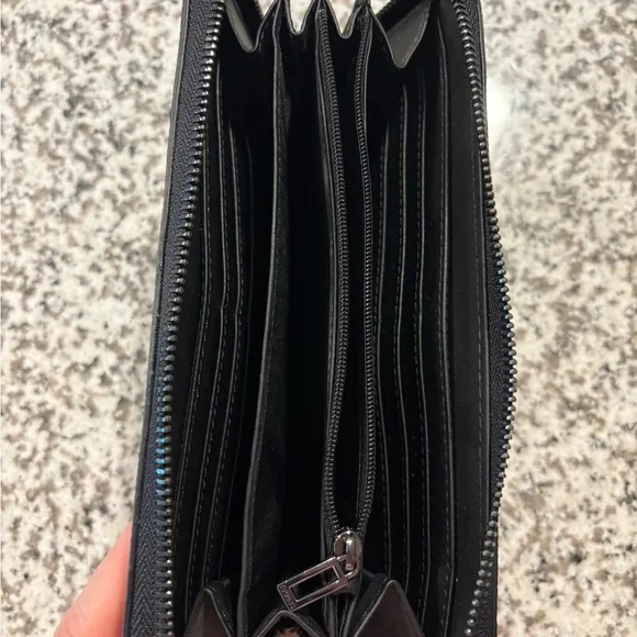 Guess Black Wallet - Picture 3 of 3